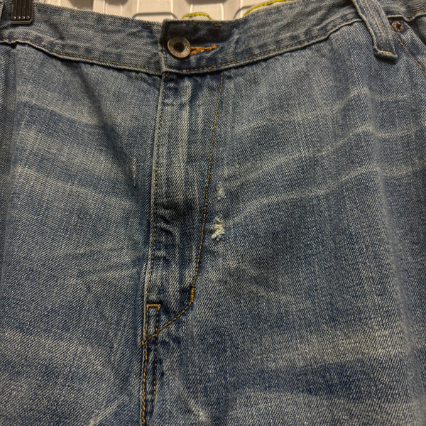 Y2K Levi’s Jorts