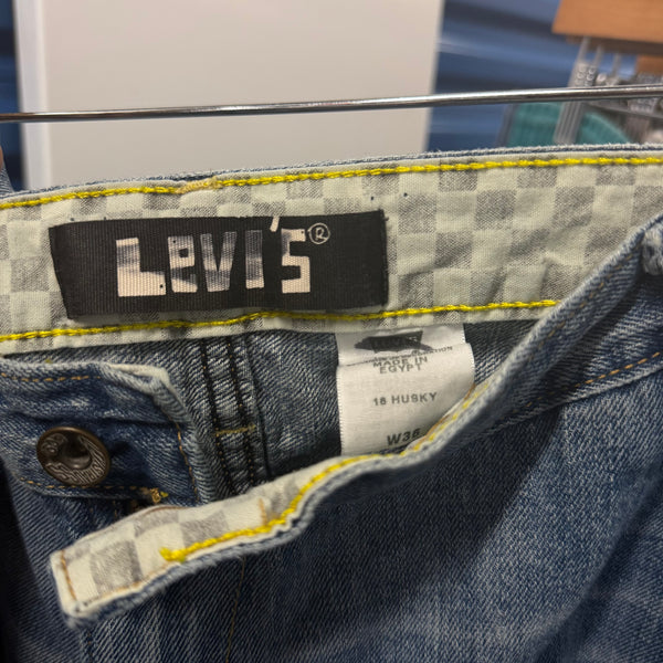 Y2K Levi’s Jorts